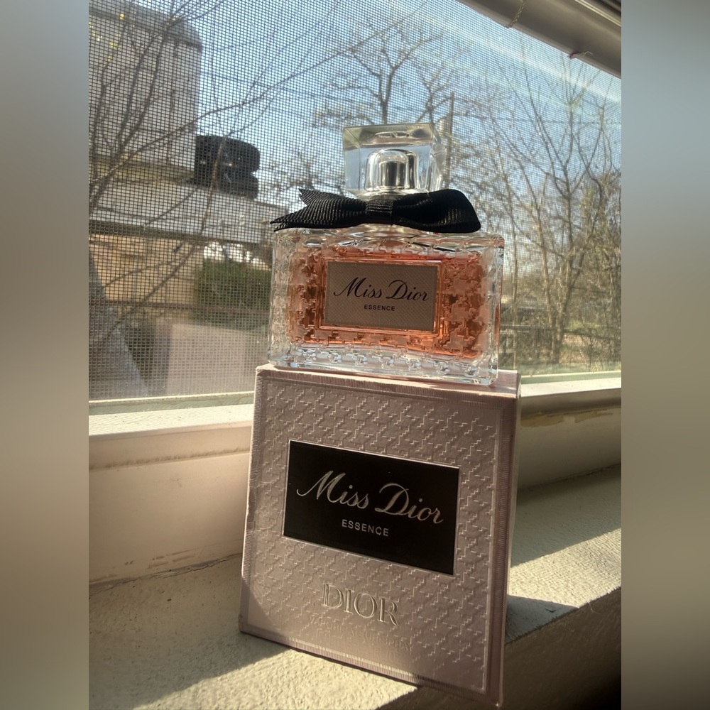 Miss Dior Essence Essence de Parfum -